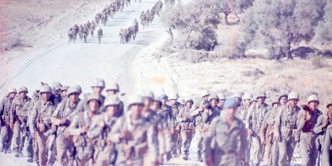 MSB'den Kıbrıs Barış Harekatı'nın tarihi fotoğrafları galerisi resim 1