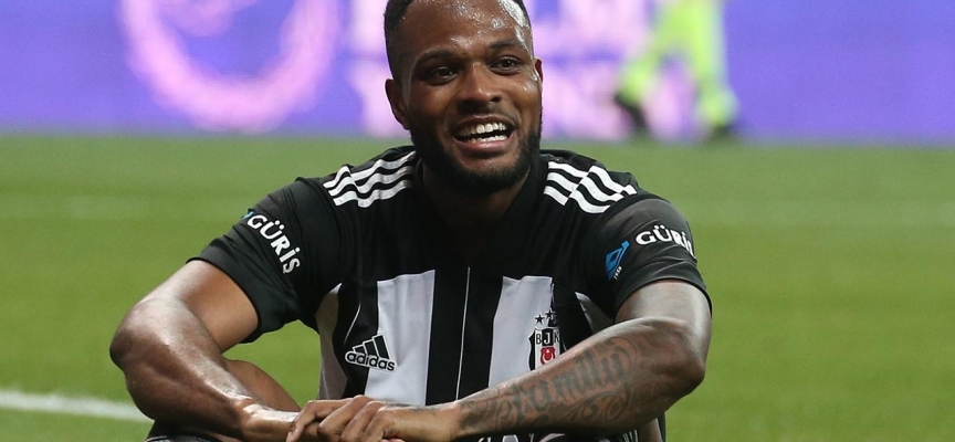 Cyle Larin Beşiktaş'a veda etti