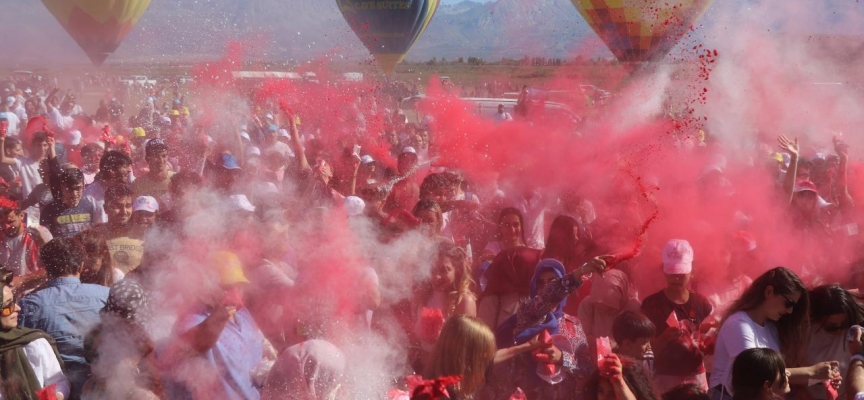 Erzincan'da "Erzincanfest 2022" sıcak hava balonu ve "Color Fest" etkinliği