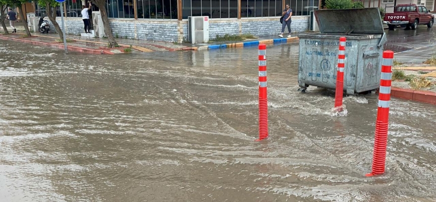 Rize'de sağanak nedeniyle ırmak taştı