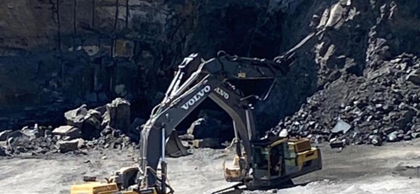 Şırnak'ta iş makinesinin üstüne kaya parçası düştü, operatör öldü