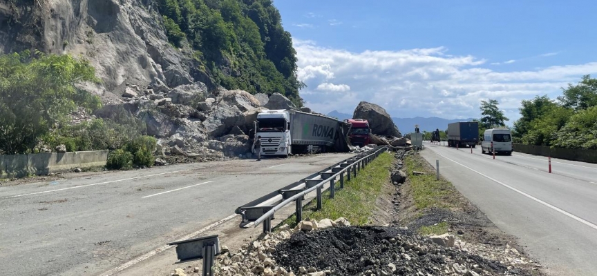 Artvin'deki heyelanda hayatını kaybeden sürücünün cenazesi Azerbaycan'a gönderildi