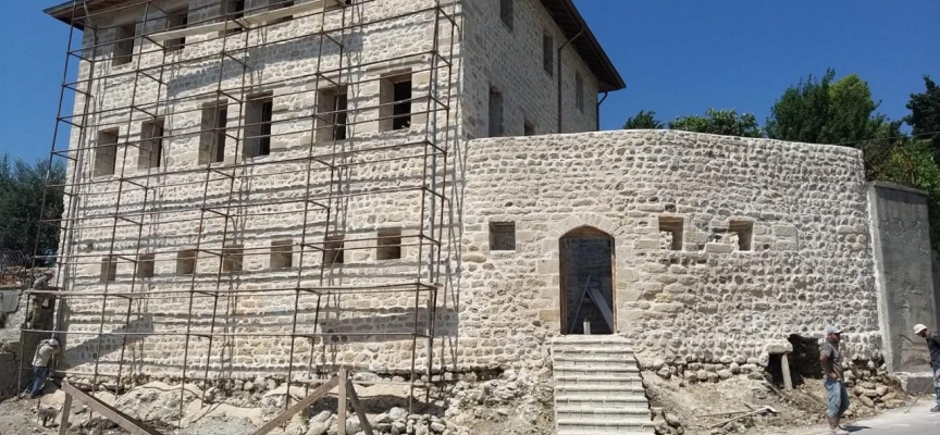 Hatay'ın Samandağ ilçesindeki taş bina restore ediliyor