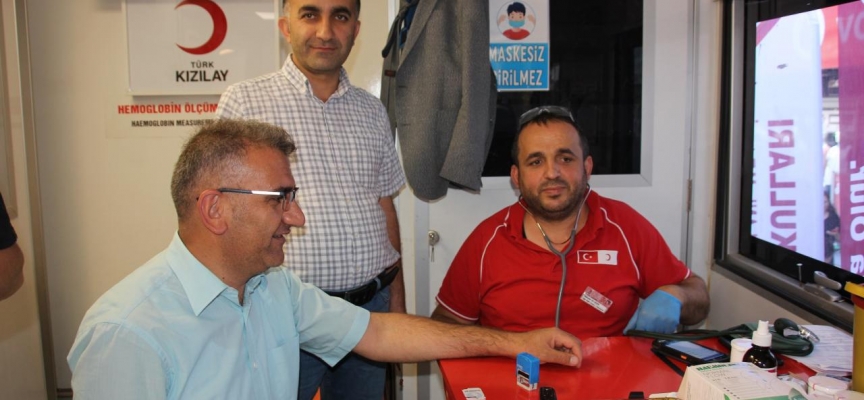 Kızılay Hakkari'de kan bağışı kampanyası başlattı