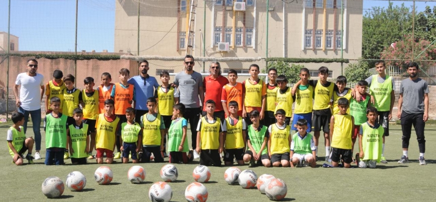 Mardin'de kırsaldaki çocuklar için futbol kursu açıldı