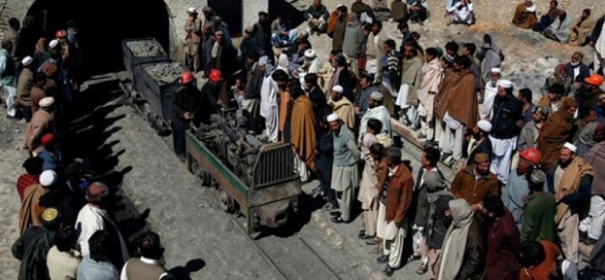 Pakistan'da sel sularının doldurduğu kömür madeninde sıkışan 10 işçi öldü
