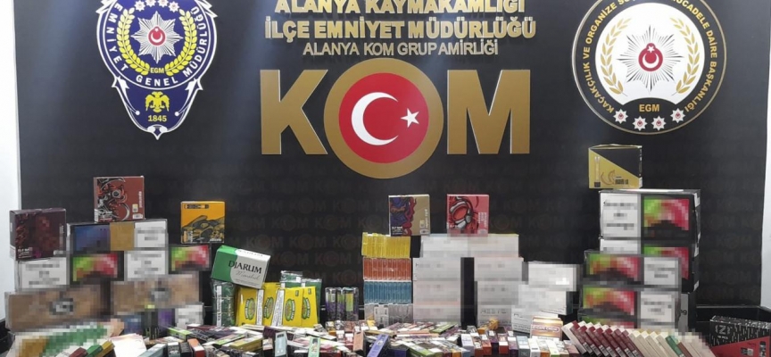 Antalya'da tütün mamulleri ve makaron kaçakçılığı operasyonu