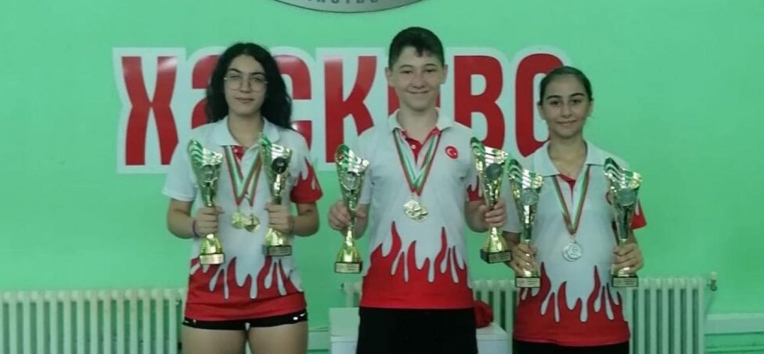 Milli badmintoncular Bulgaristan'da 4 madalya kazandı