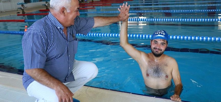 Otizmli Barkın yüzme sayesinde özgüvenini artırdı