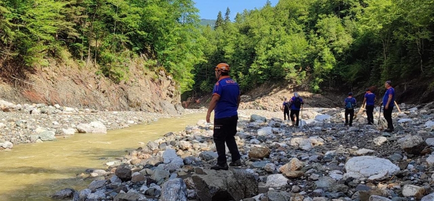 Kastamonu'daki selde kaybolan genci arama çalışmaları sürüyor