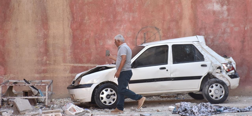 Park halindeki otomobilin üzerine otomobil düştü