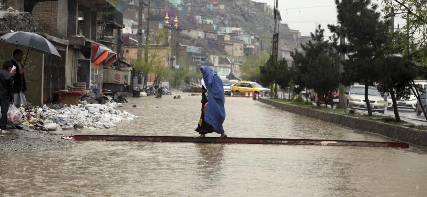 Afganistan'daki sellerde 63 kişi öldü