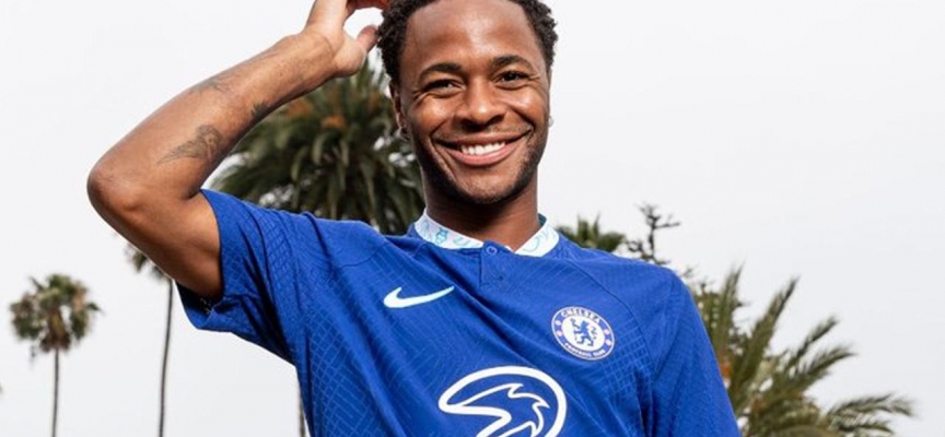 Chelsea Raheem Sterling'i transfer etti