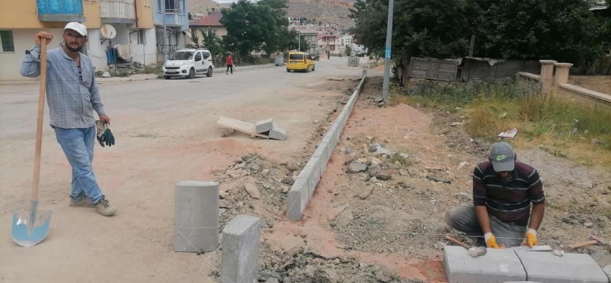 Bayburt’ta kaldırımlar yenileniyor