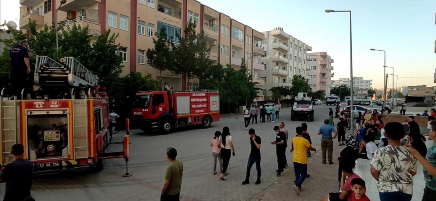 Nusaybin'de bodrum katta yangın