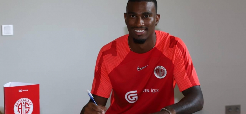 Antalyaspor Haji Wright'ı renklerine bağladı