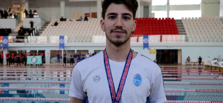 Milli su altı sporcusu Derin Toparlak'tan bronz madalya