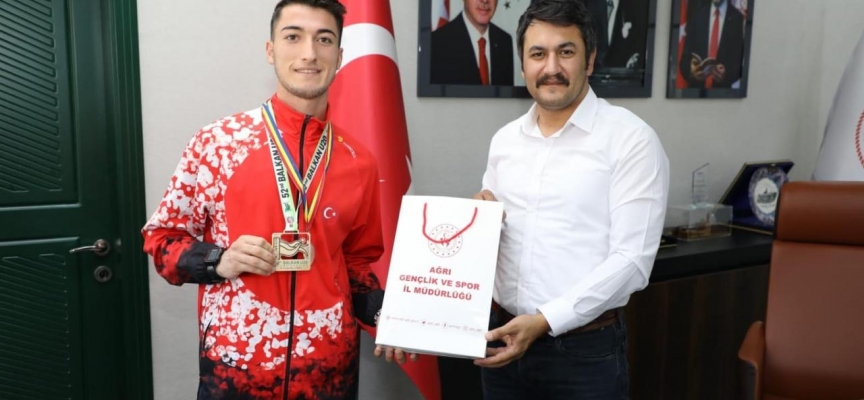 Milli atlet Demir'den Ağrı Gençlik ve Spor İl Müdürü Çalgan'a ziyaret