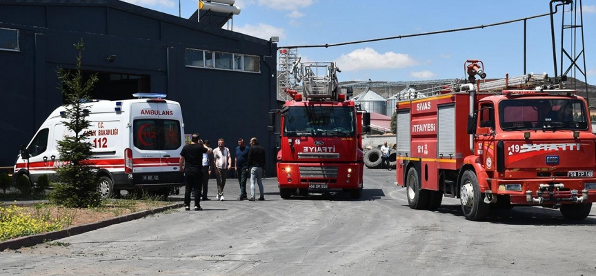 Sivas'ta fabrika deposunda yangın: 4 işçi dumandan etkilendi