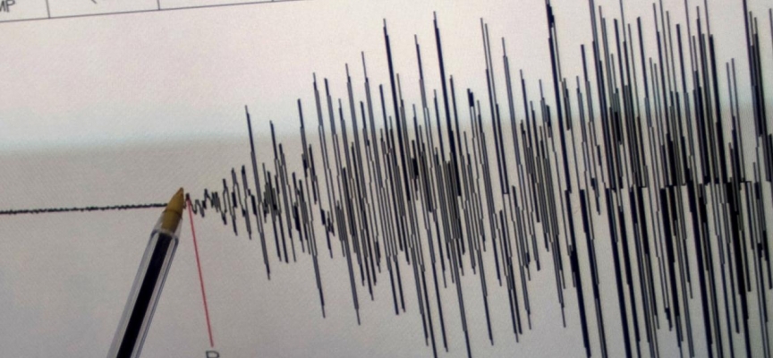 İran'da 5,7 ve 5,8 büyüklüğünde iki deprem