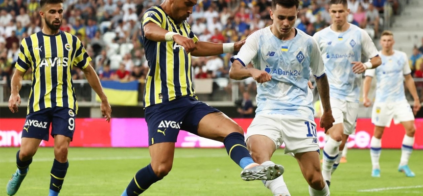 Fenerbahçe tur için sahaya çıkıyor