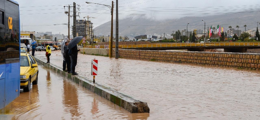 Tahran'da sel: 4 kişi hayatını kaybetti