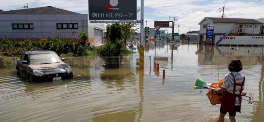 Japonya’da sel: 310 bin hane elektriksiz kaldı