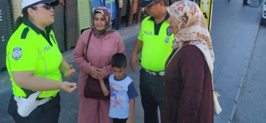 Erzincan’da trafik ekipleri yayaları bilgilendirdi