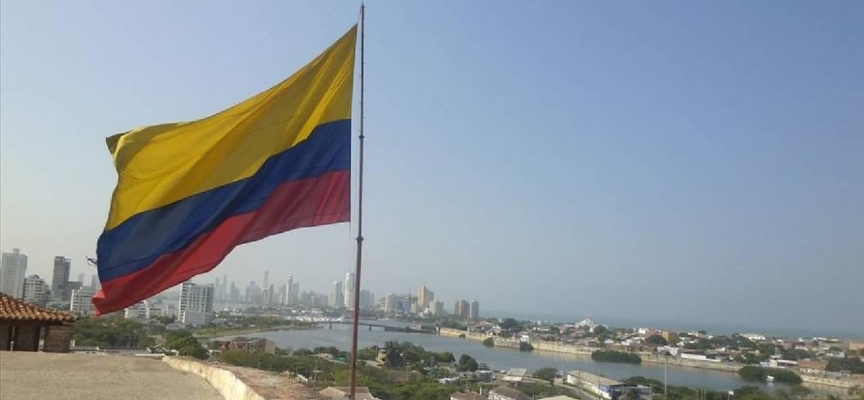 Kolombiya ile Venezuela diplomatik ilişkileri yeniden normalleştirecek