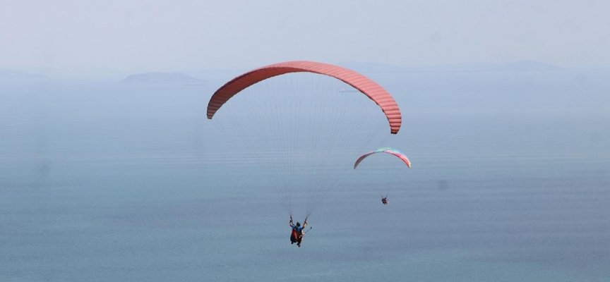 Yamaç paraşütüyle 143 kilometre yol katetti