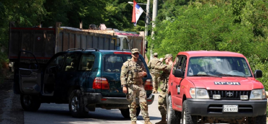 Kosova'nın kuzeyinde barikatlar kaldırıldı