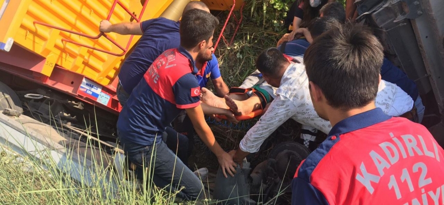 Osmaniye'de devrilen tırda sıkışan sürücü yaralandı