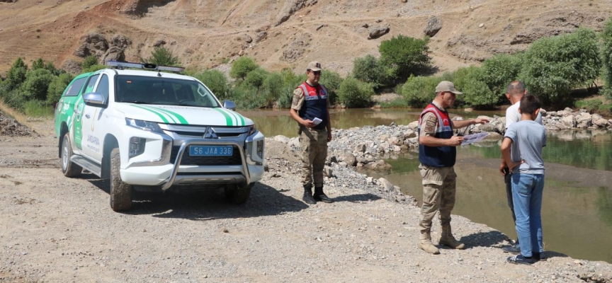 Siirt'te boğulma vakalarına karşı uyarı levhaları asıldı