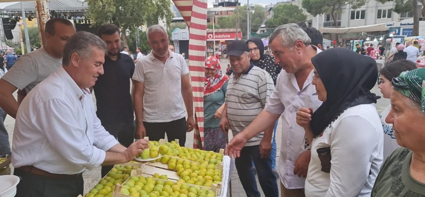 Buharkent’te vatandaşlara 2 ton taze incir dağıtıldı