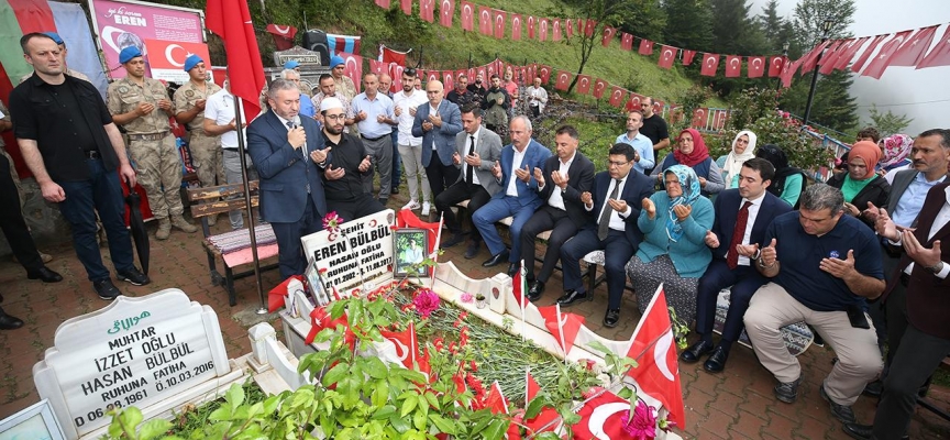 Şehit Eren Bülbül, mezarı başında anıldı