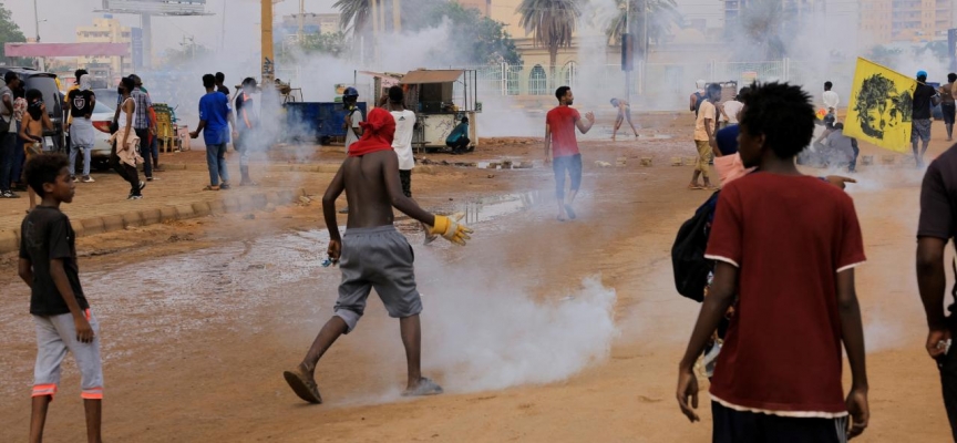 Sudan'da askeri yönetim protesto edildi