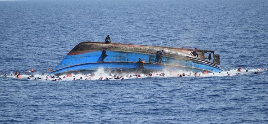 Hindistan'da yolcu teknesi battı: 3 ölü, 17 kayıp