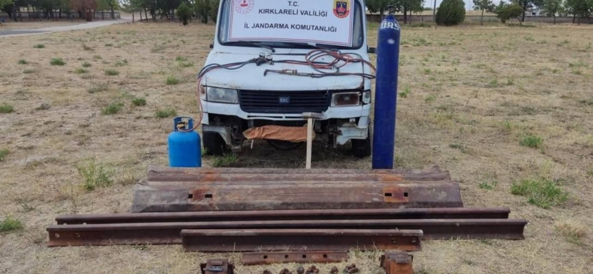 Kırklareli'nde tren raylarını çalan 5 şüpheli yakalandı