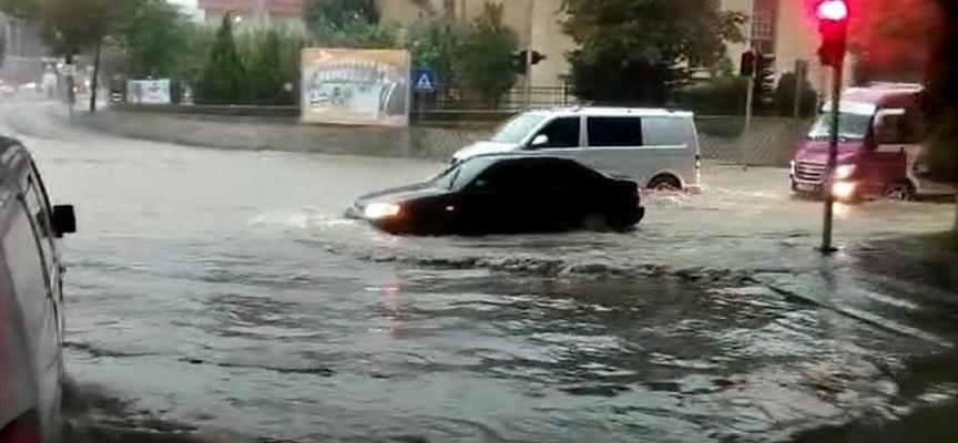 Yalova’da sağanak: 112'ye 50 ihbar düştü