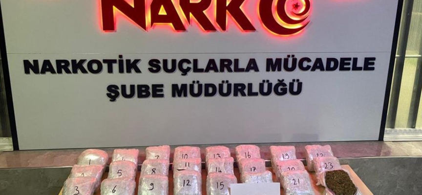 Kırıkkale'de kargo aracında 13 kilo 800 gram esrar bulundu