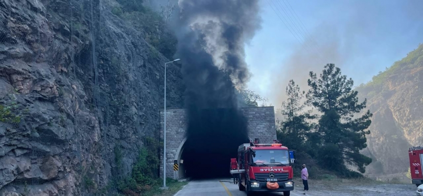 Karabük'te tünelde alev alan tankere müdahale ediliyor