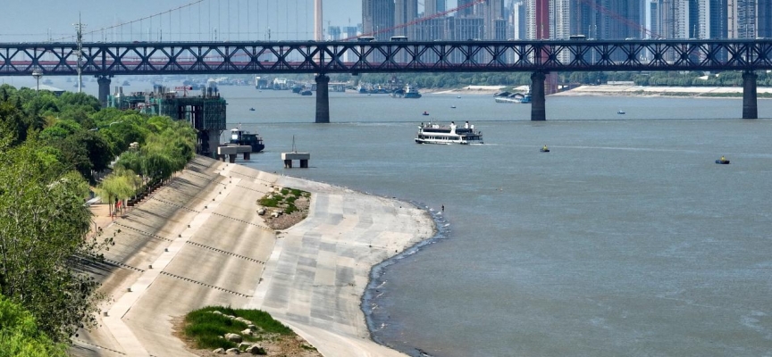 Çin'de aşırı sıcaklar nedeniyle Yangzı Nehri'nde su miktarı 157 yılın en düşük seviyesinde