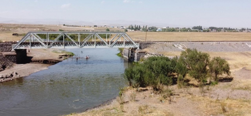 Kars’ta termometreler 35 dereceyi gördü