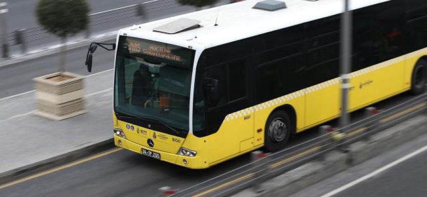 Arızalanan İETT otobüsü trafikte aksamaya neden oldu