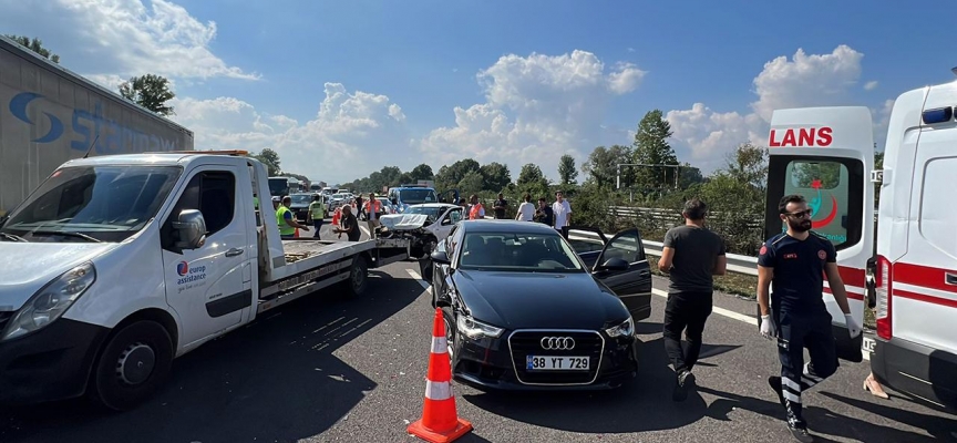 Anadolu Otoyolu'nda zincirleme kaza: 7 yaralı