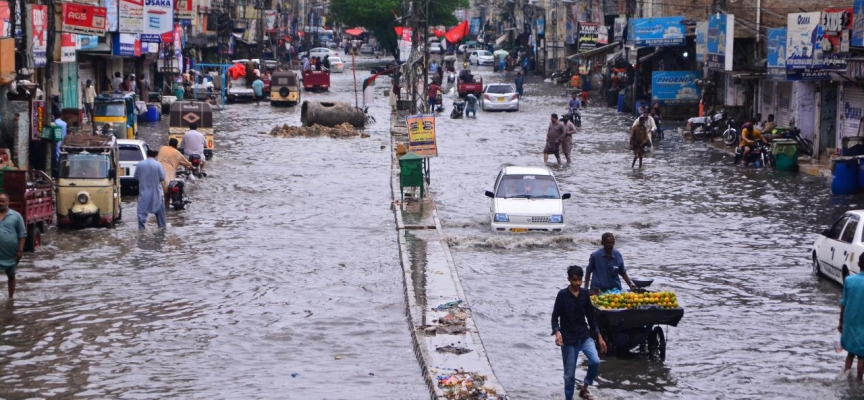 Pakistan'da muson yağmurları 32 kişinin ölümüne neden oldu