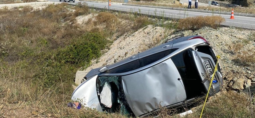 Kütahya'da otomobil menfeze devrildi: 1 ölü, 5 yaralı