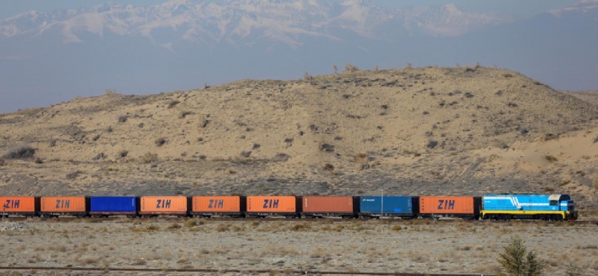 Çin ve Avrupa arasında 8 ayda 10 bin yük treni seferi