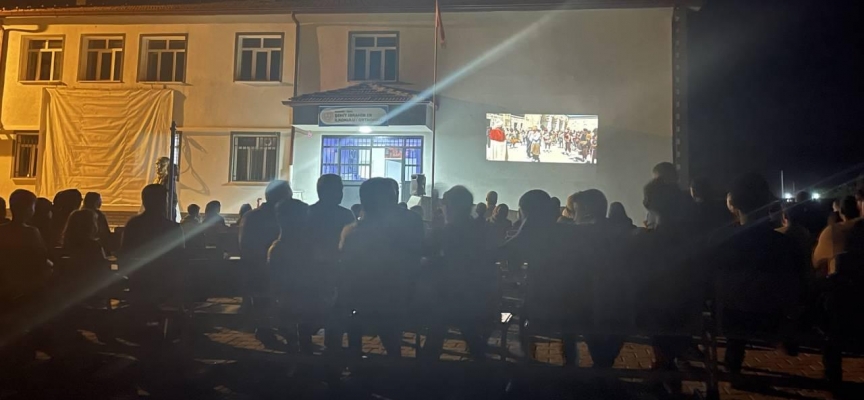 Aksaray'da açık hava sinema etkinlikleri sürüyor