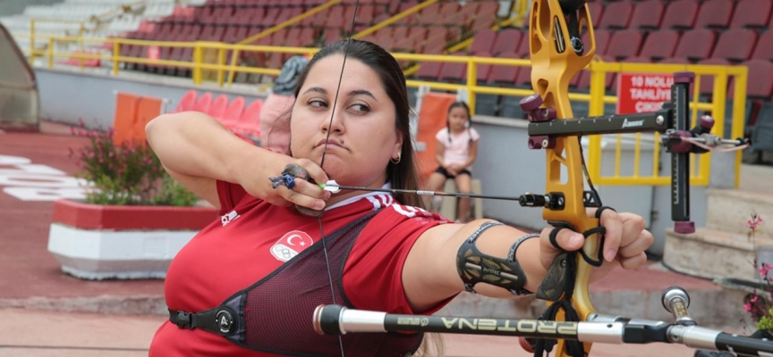 Şampiyon okçu Merve Nur Eroğlu'nun hedefi olimpiyat madalyası